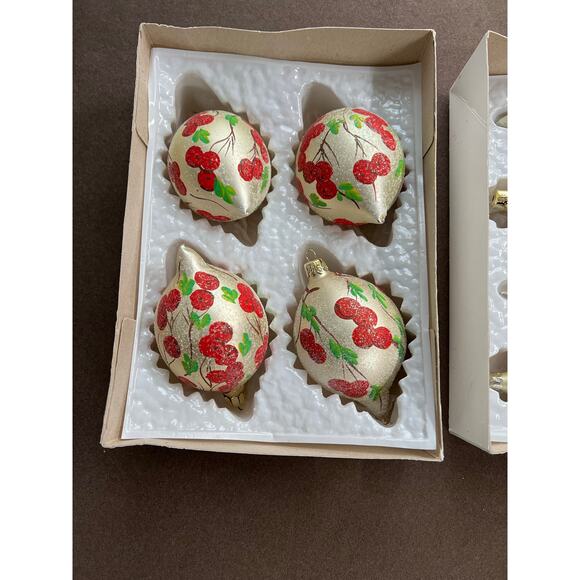 Vintage Commodore Christmas Classics Hand Decorated Glass Ornaments Hollyberry - Picture 4 of 11